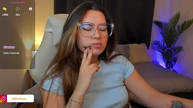 Snapshot of dakottaa_ chatting on February 2026 02:53:01 AM dakottaa online show from February 2026 02:53:01 AM