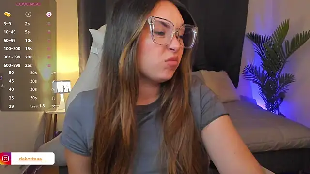 Snapshot of dakottaa_ chatting on February 2026 12:04:02 AM dakottaa online show from February 2026 12:04:02 AM