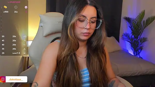 Snapshot of dakottaa_ chatting on February 2026 12:07:01 AM dakottaa online show from February 2026 12:07:01 AM