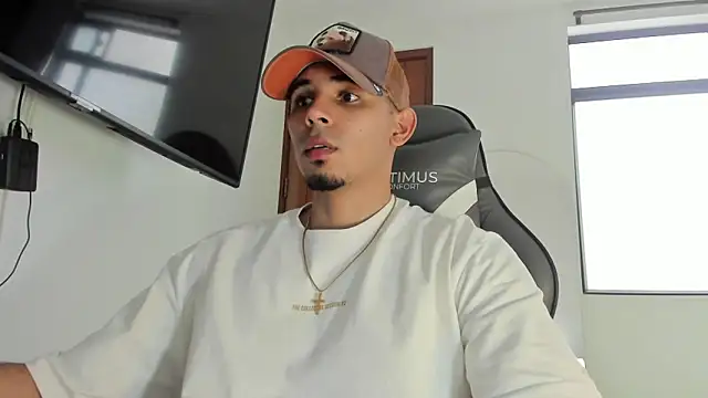 joss 111 online show from November 2025 07:05:02 PM