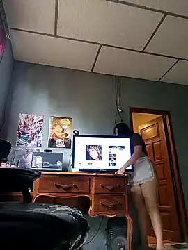 Snapshot of DanelyLopez chatting on January 2025 08:00:02 PM DanelyLopez online show from January 2025 08:00:02 PM