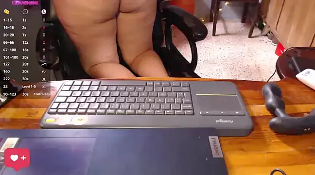 Snapshot of DanelyLopez chatting on February 2025 05:31:02 PM DanelyLopez online show from February 2025 05:31:02 PM