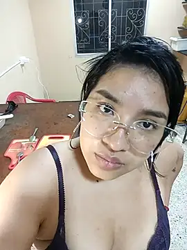 Snapshot of DanelyLopez chatting on September 2025 01:51:02 AM DanelyLopez online show from September 2025 01:51:02 AM