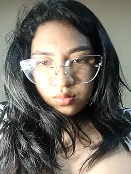 Snapshot of DanelyLopez chatting on November 2025 12:55:01 AM DanelyLopez online show from November 2025 12:55:01 AM