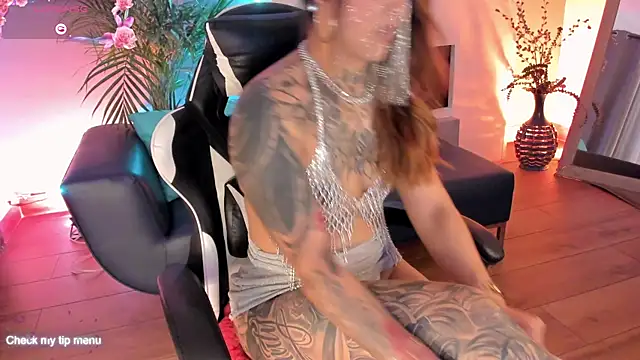 Snapshot of Megan_inked chatting on October 2025 03:40:01 AM Megan inked online show from October 2025 03:40:01 AM