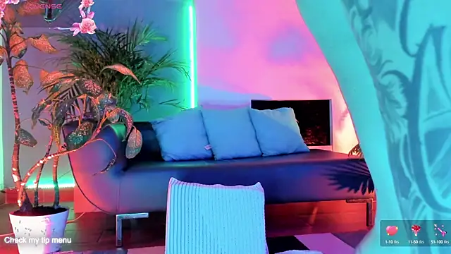 Snapshot of Megan_inked chatting on October 2025 03:25:01 AM Megan inked online show from October 2025 03:25:01 AM