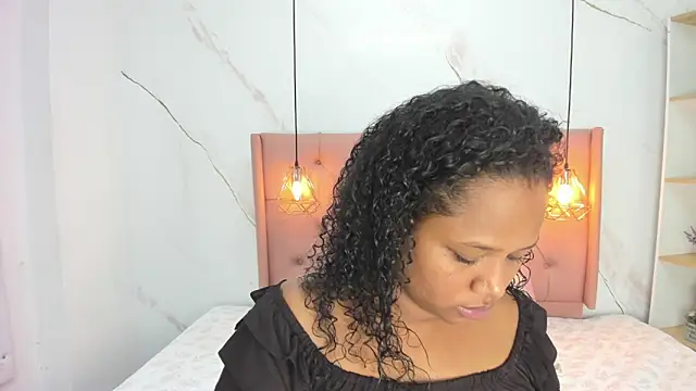 Belle Brunette online show from November 2025 08:52:01 PM