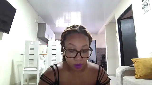 megan-hotxx online show from April 2026 03:45:01 PM