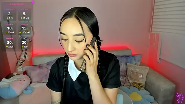 tinysara online show from March 2026 04:25:02 PM