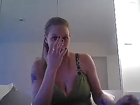 Snapshot of WildScorpio86 chatting on February 2025 12:47:01 PM WildScorpio86 online show from February 2025 12:47:01 PM