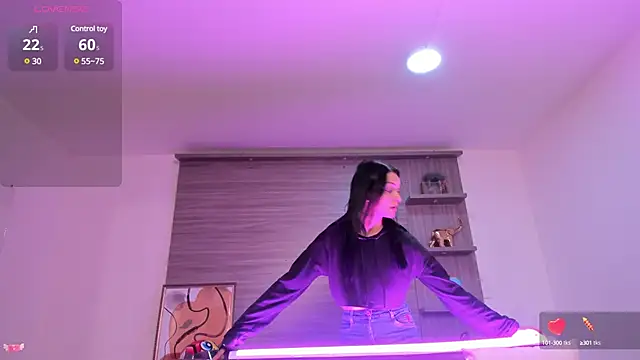 charlottewhitte online show from February 2025 11:02:01 AM