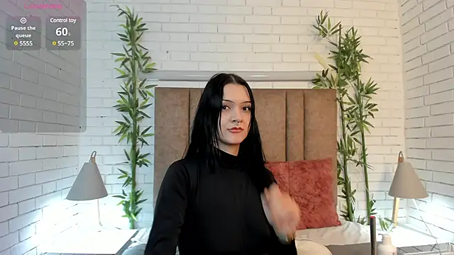 charlottewhitte online show from March 2025 01:02:01 PM