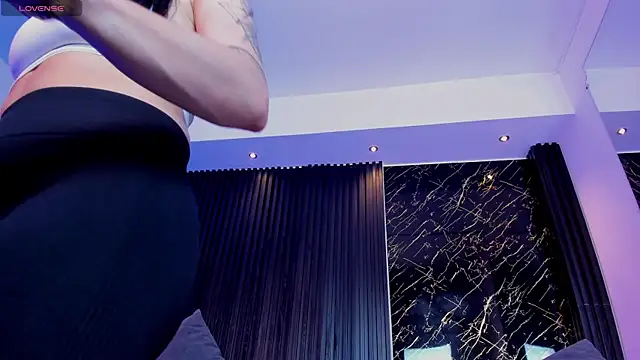 charlottewhitte online show from September 2025 11:11:01 AM