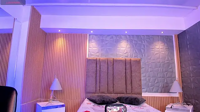 charlottewhitte online show from October 2025 11:22:01 AM