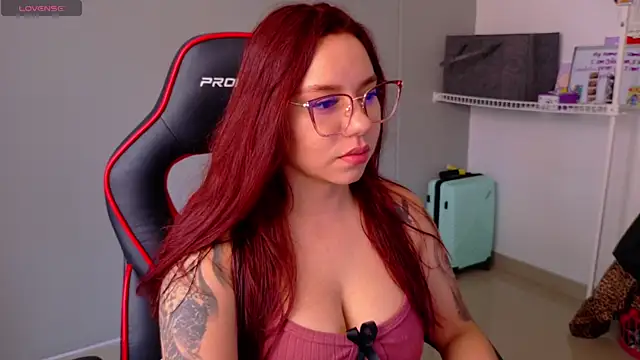 Snapshot of samantha_tattu chatting on April 2026 06:54:02 PM samantha tattu online show from April 2026 06:54:02 PM