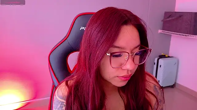 Snapshot of samantha_tattu chatting on May 2026 01:59:01 PM samantha tattu online show from May 2026 01:59:01 PM