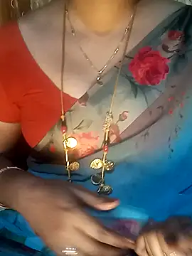 Snapshot of tuttifrutti17 chatting on December 2024 06:17:01 PM tuttifrutti17 online show from December 2024 06:17:01 PM