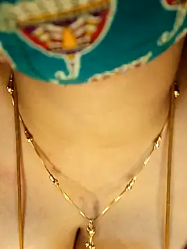 Snapshot of tuttifrutti17 chatting on December 2024 06:42:02 PM tuttifrutti17 online show from December 2024 06:42:02 PM