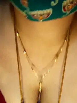 Snapshot of tuttifrutti17 chatting on January 2025 07:59:02 PM tuttifrutti17 online show from January 2025 07:59:02 PM