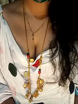 Snapshot of tuttifrutti17 chatting on January 2025 06:05:02 PM tuttifrutti17 online show from January 2025 06:05:02 PM