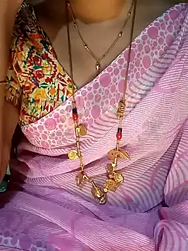 Snapshot of tuttifrutti17 chatting on January 2025 05:06:01 PM tuttifrutti17 online show from January 2025 05:06:01 PM