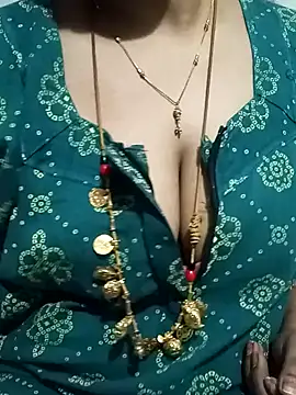 Snapshot of tuttifrutti17 chatting on January 2025 03:15:02 AM tuttifrutti17 online show from January 2025 03:15:02 AM