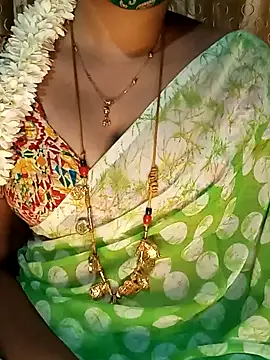 Snapshot of tuttifrutti17 chatting on January 2025 05:35:01 PM tuttifrutti17 online show from January 2025 05:35:01 PM