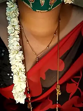 Snapshot of tuttifrutti17 chatting on March 2025 05:39:01 PM tuttifrutti17 online show from March 2025 05:39:01 PM