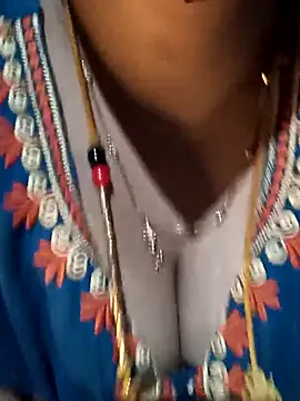 Snapshot of tuttifrutti17 chatting on September 2025 05:58:01 PM tuttifrutti17 online show from September 2025 05:58:01 PM