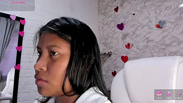 lunahot  07 online show from February 2025 12:25:02 PM