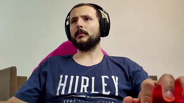 Snapshot of iurytx chatting on October 2025 09:49:02 PM iurytx online show from October 2025 09:49:02 PM