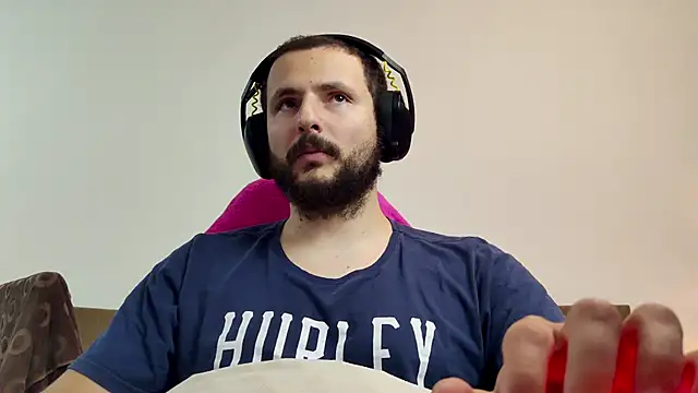 Snapshot of iurytx chatting on November 2025 11:37:02 PM iurytx online show from November 2025 11:37:02 PM