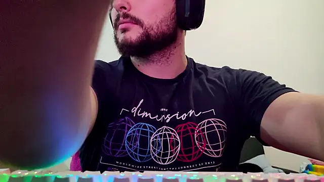 Snapshot of iurytx chatting on November 2025 11:17:01 PM iurytx online show from November 2025 11:17:01 PM