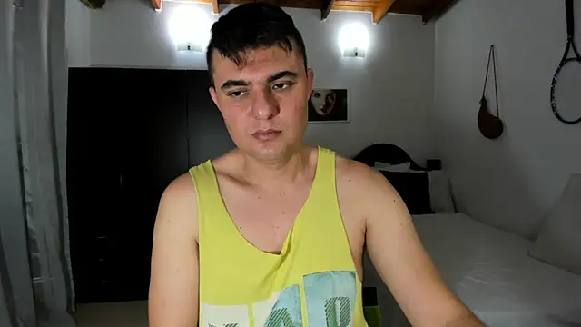 Snapshot of andrhes_baby chatting on December 2024 10:30:01 AM andrhes baby online show from December 2024 10:30:01 AM