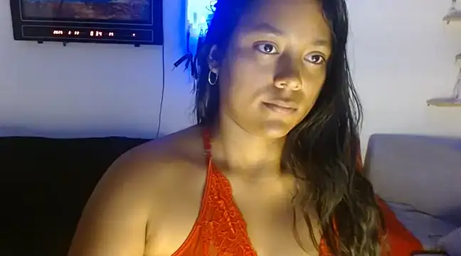 Snapshot of Chiara_petterson chatting on February 2025 05:34:01 AM Chiara petterson online show from February 2025 05:34:01 AM