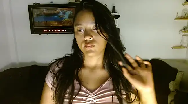 Snapshot of Chiara_petterson chatting on March 2025 03:08:02 AM Chiara petterson online show from March 2025 03:08:02 AM