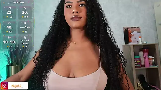 HOTBLACKANDWHITE2 online show from March 2026 09:32:01 AM