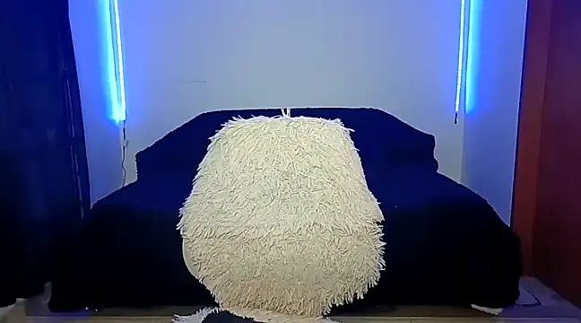 Snapshot of Lucy_kanne chatting on January 2025 09:45:01 PM Lucy kanne online show from January 2025 09:45:01 PM