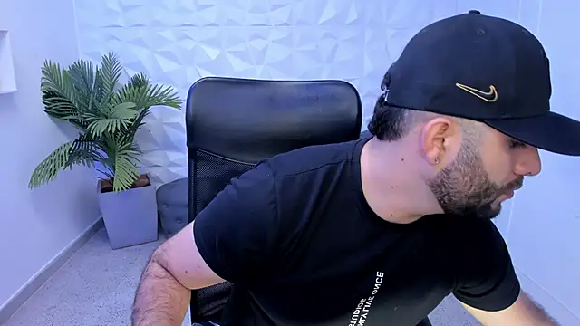 jhon bear03 online show from February 2025 11:12:02 AM