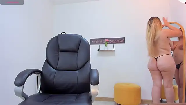 Snapshot of camiilaa1 chatting on December 2024 03:15:01 AM camiilaa1 online show from December 2024 03:15:01 AM