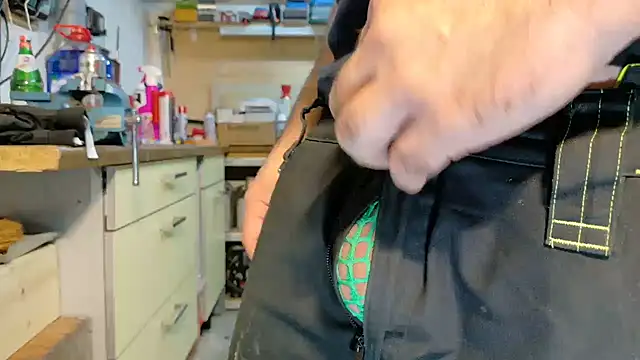 Nikeyone2 online show from December 2024 07:51:01 AM