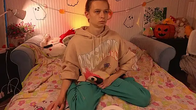 Snapshot of Frank_Fraer chatting on October 2025 08:03:02 PM Frank Fraer online show from October 2025 08:03:02 PM