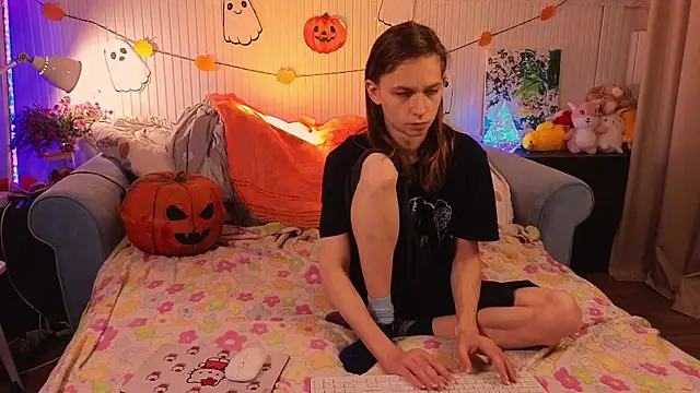 Snapshot of Frank_Fraer chatting on November 2025 07:38:02 PM Frank Fraer online show from November 2025 07:38:02 PM