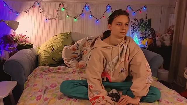 Snapshot of Frank_Fraer chatting on November 2025 06:50:01 PM Frank Fraer online show from November 2025 06:50:01 PM