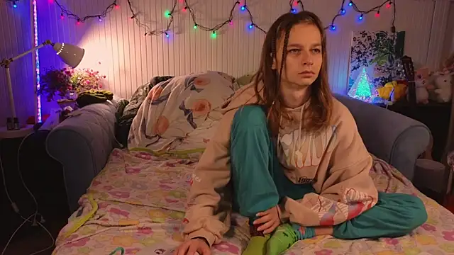 Snapshot of Frank_Fraer chatting on November 2025 08:05:01 PM Frank Fraer online show from November 2025 08:05:01 PM