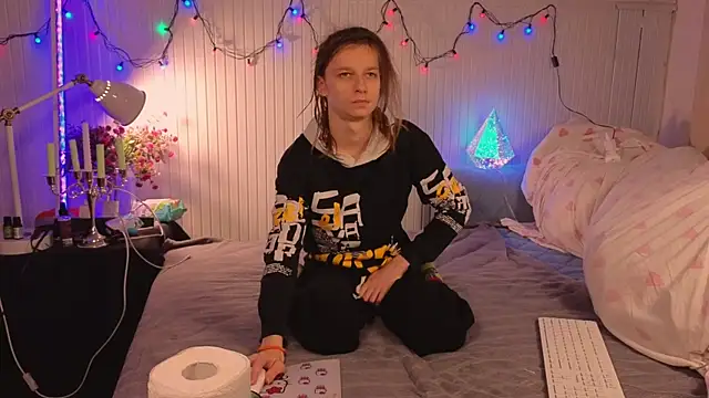 Snapshot of Frank_Fraer chatting on November 2025 02:17:01 PM Frank Fraer online show from November 2025 02:17:01 PM