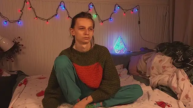 Snapshot of Frank_Fraer chatting on December 2025 04:05:01 PM Frank Fraer online show from December 2025 04:05:01 PM