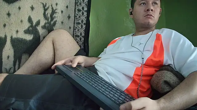 Snapshot of sweet_cock28 chatting on June 2026 03:14:02 PM sweet cock28 online show from June 2026 03:14:02 PM