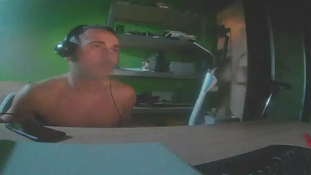 capoloveu online show from March 2025 03:20:01 PM