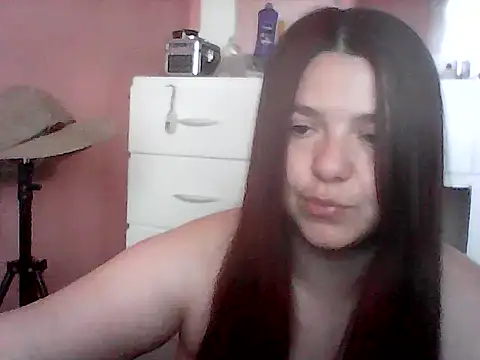 Snapshot of Oxitocina2000 chatting on November 2025 08:02:02 PM Oxitocina2000 online show from November 2025 08:02:02 PM